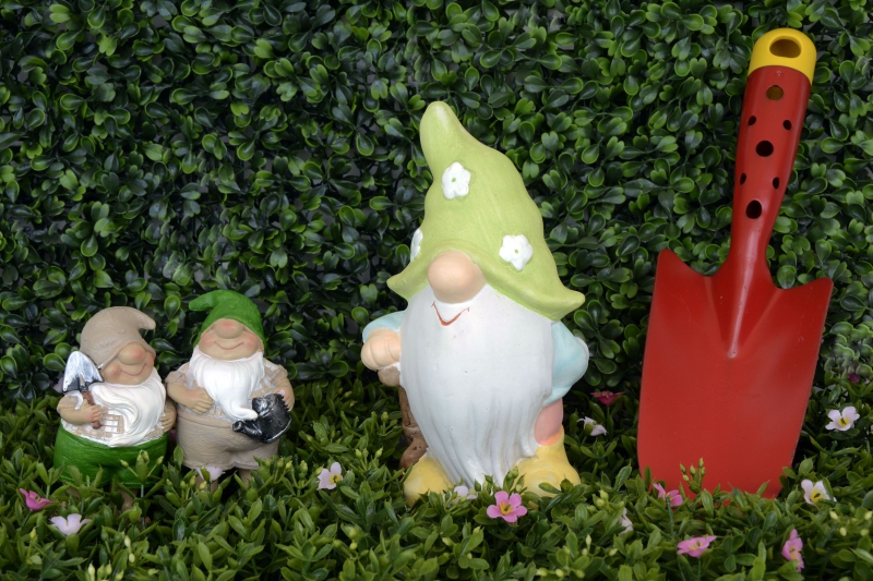 jardinerie-HYERES-min_garden-gnome-1404358